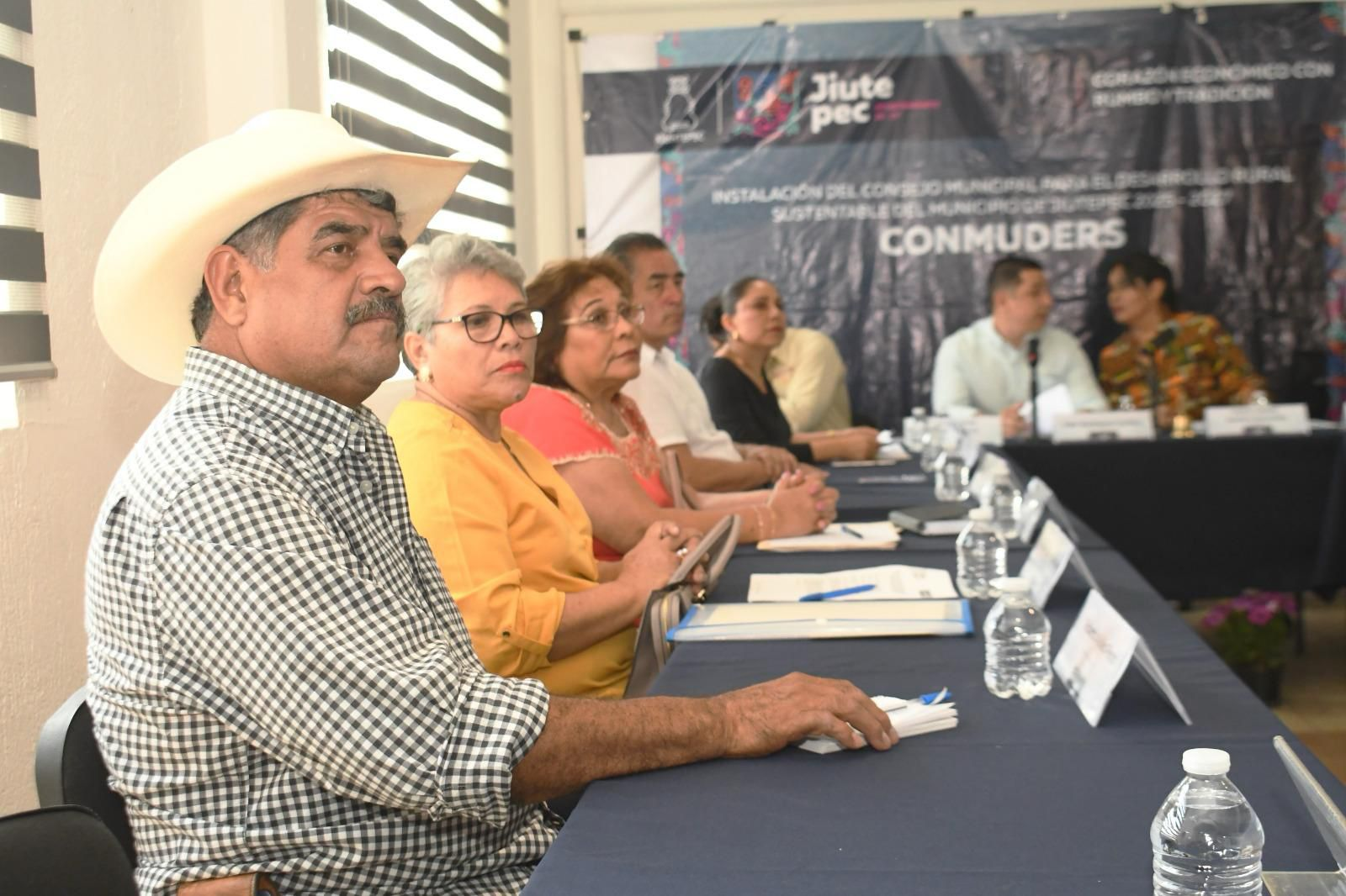 Apoya Gobierno de Jiutepec a sector ganadero en temporada de estiaje 