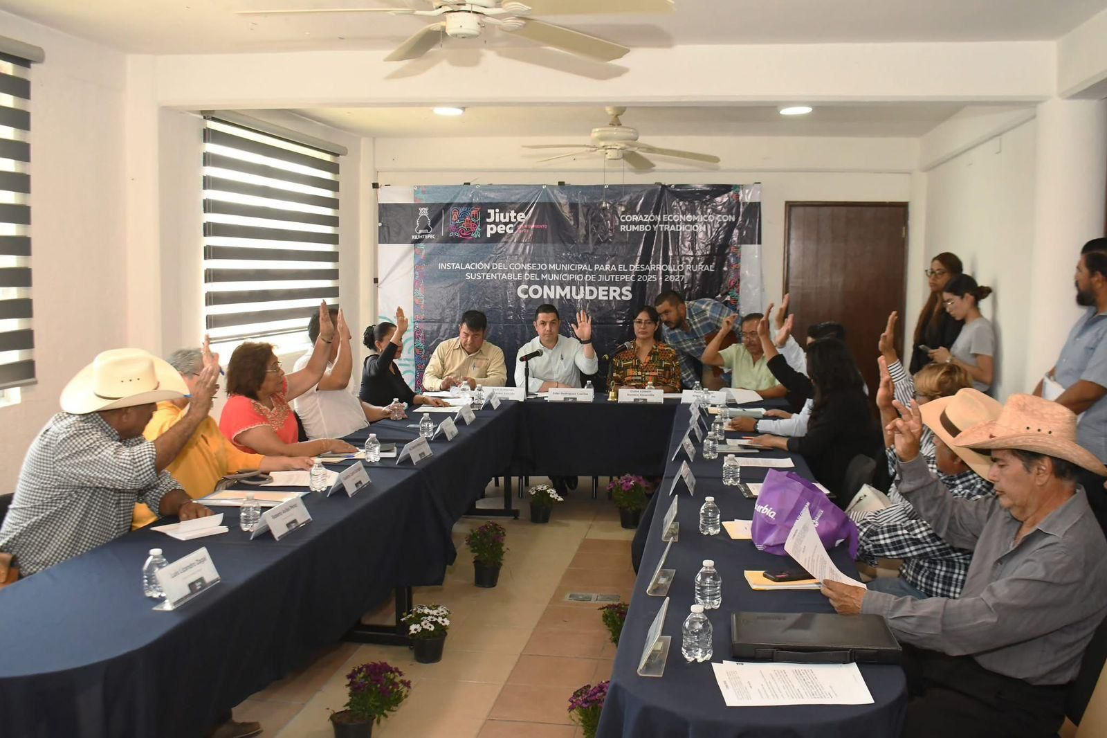 Apoya Gobierno de Jiutepec a sector ganadero en temporada de estiaje 