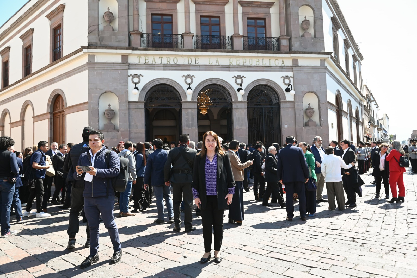 Participa Gobernadora de Morelos en Aniversario de la Promulgación de la Constitución