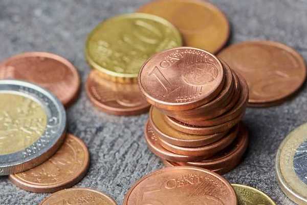 El coronavirus sobrevive un máximo de 4 horas en las monedas de cobre