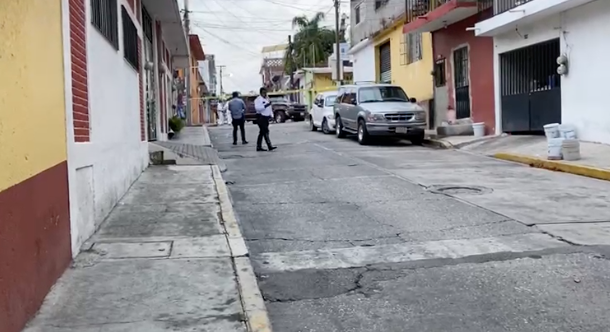 Suburban abandonada es investigada en Chipitlán