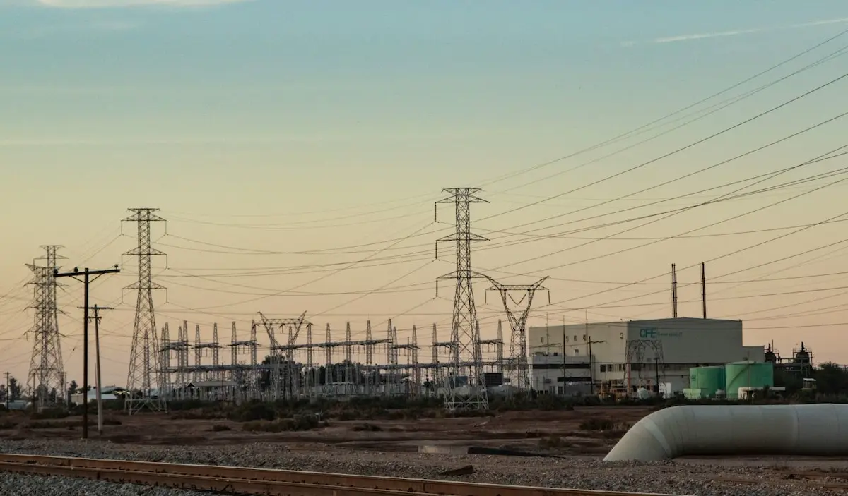 Anuncia AMLO compra de termoeléctrica en La Paz, BC
