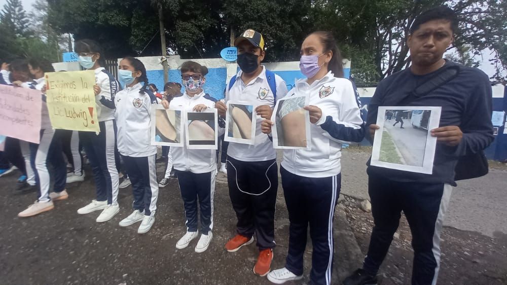 En Guerrero: Normales Públicas suspenden clases por represión