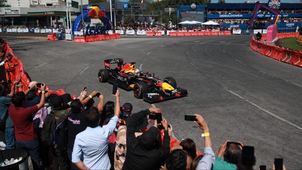 “Checo” Pérez en el Red Bull Show Run de Guadalajara