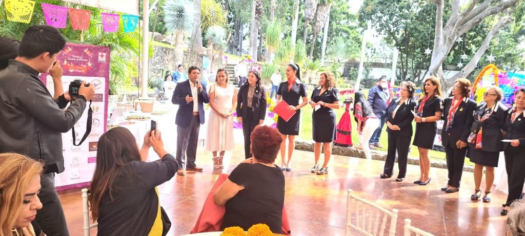 "Ponemos nuestro granito de arena para ayudar a personas de escasos recursos": MN