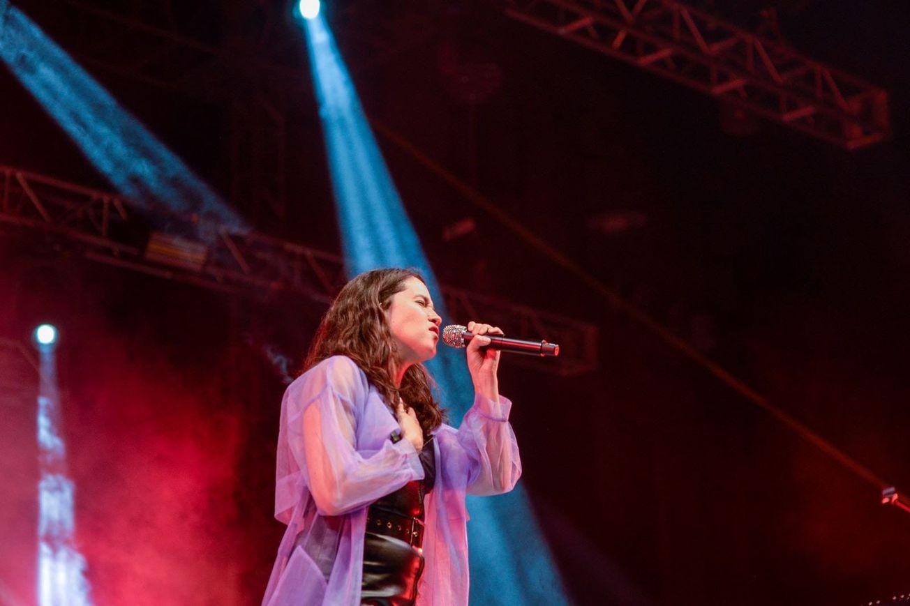 Con gran éxito se presentó Ximena Sariñana en Cuernavaca
