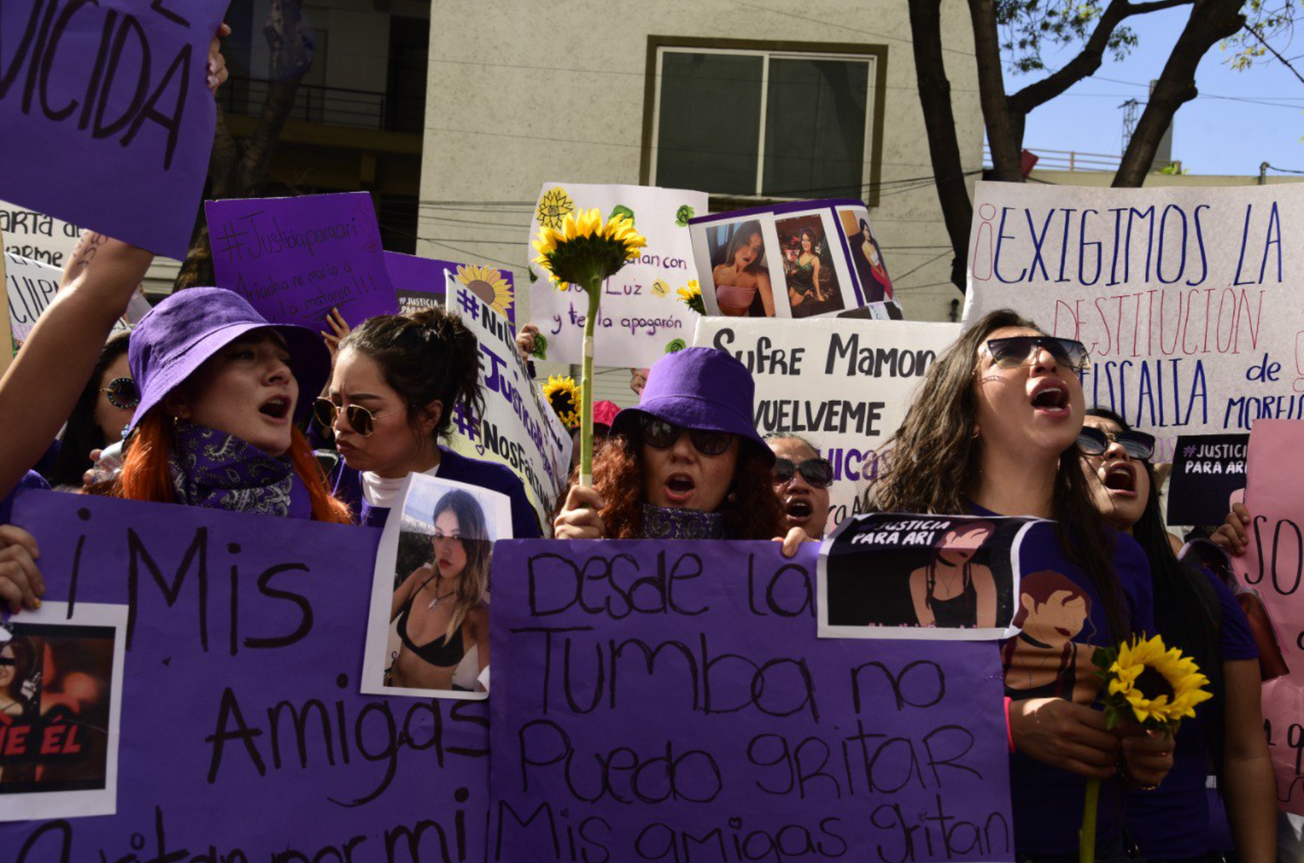 Trató FGE como criminales a amigas de Ariadna