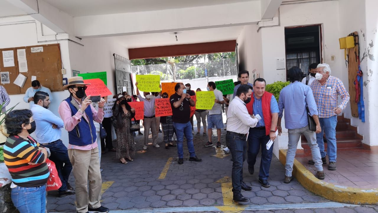 Exigen al Ayuntamiento de Cuernavaca clausura de obra