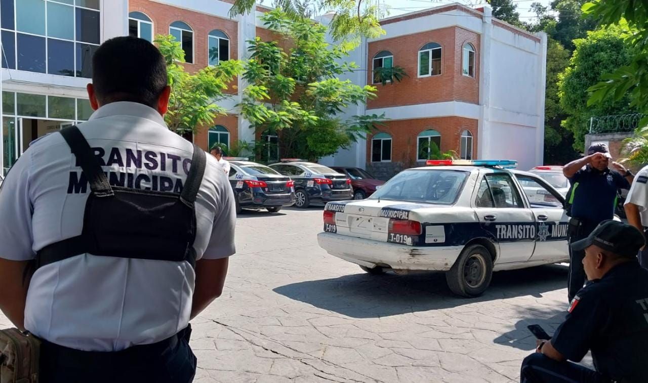 Policías de tránsito paran labores en la capital de Guerrero