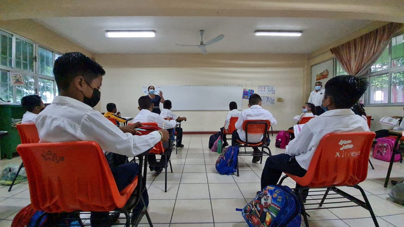 Profesores en San Miguel Totolapan no acuden a dar clases por cuestiones de seguridad