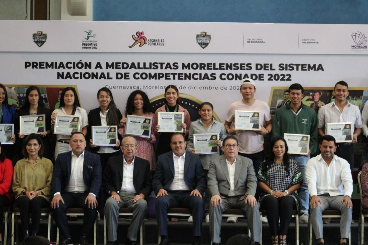 Premiación a medallistas morelenses de competencias CONADE