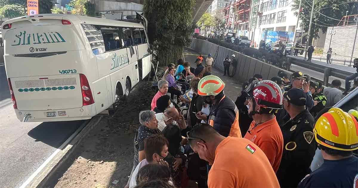 Choque de autobús en CDMX deja 1 fallecido y 55 heridos