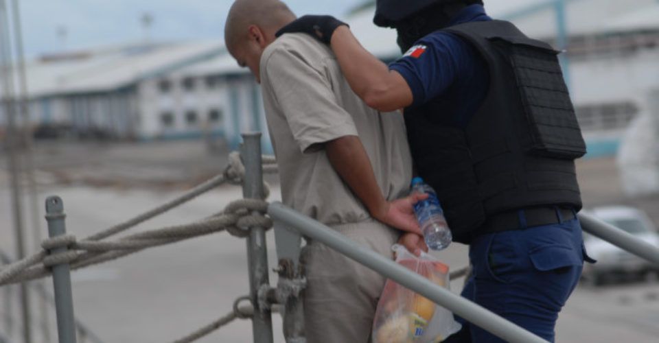 Tras intento de fuga trasladarán a reos a penales federales