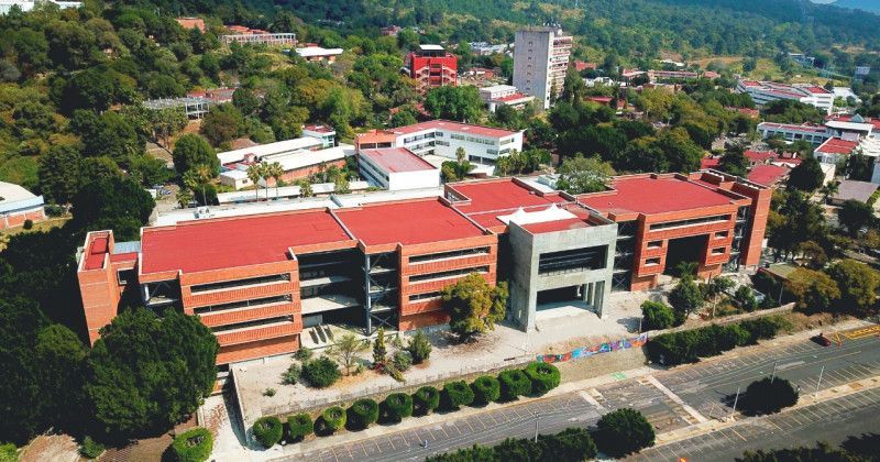 Niega rector de la UAEM contar con nómina dorada