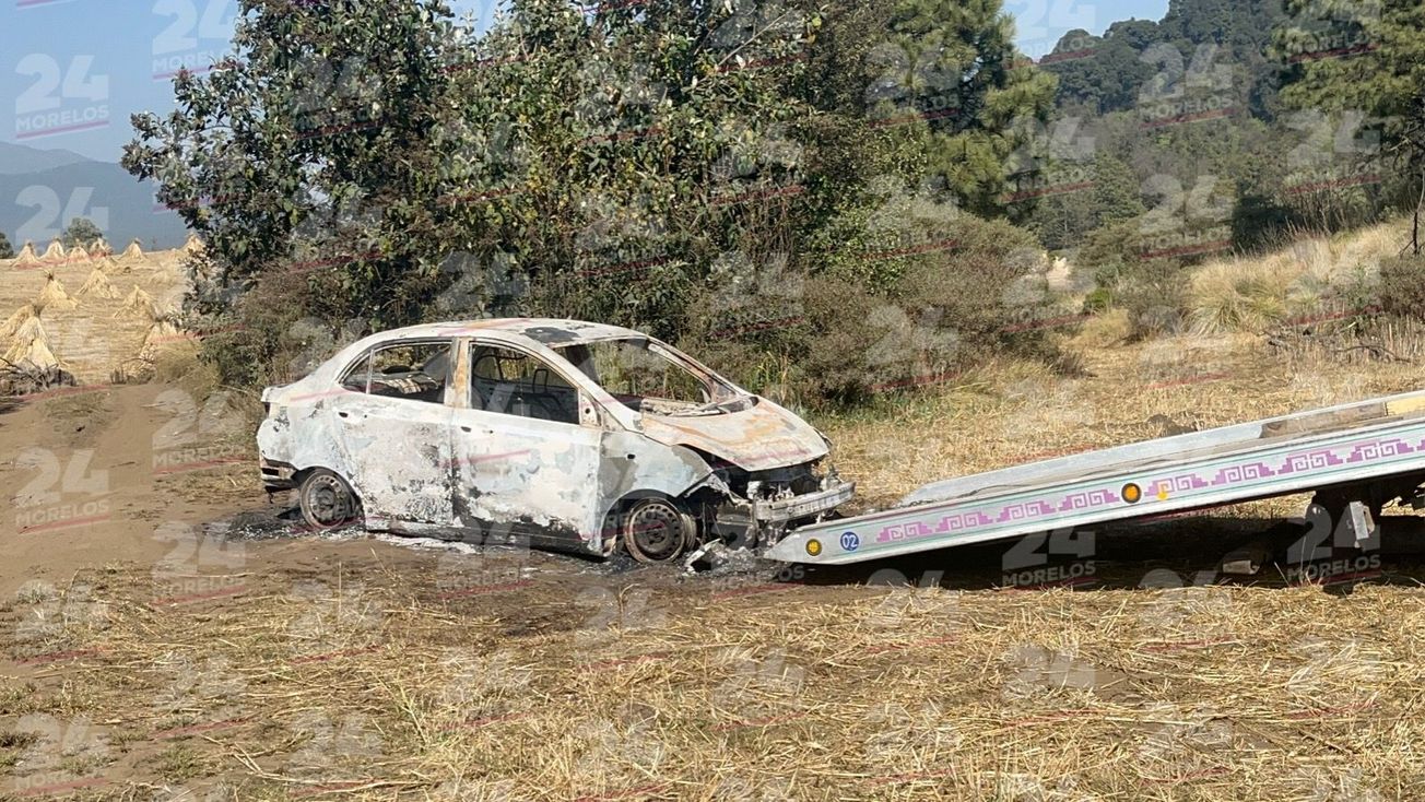 Ultiman a automovilista y queman su auto en Huitzilac
