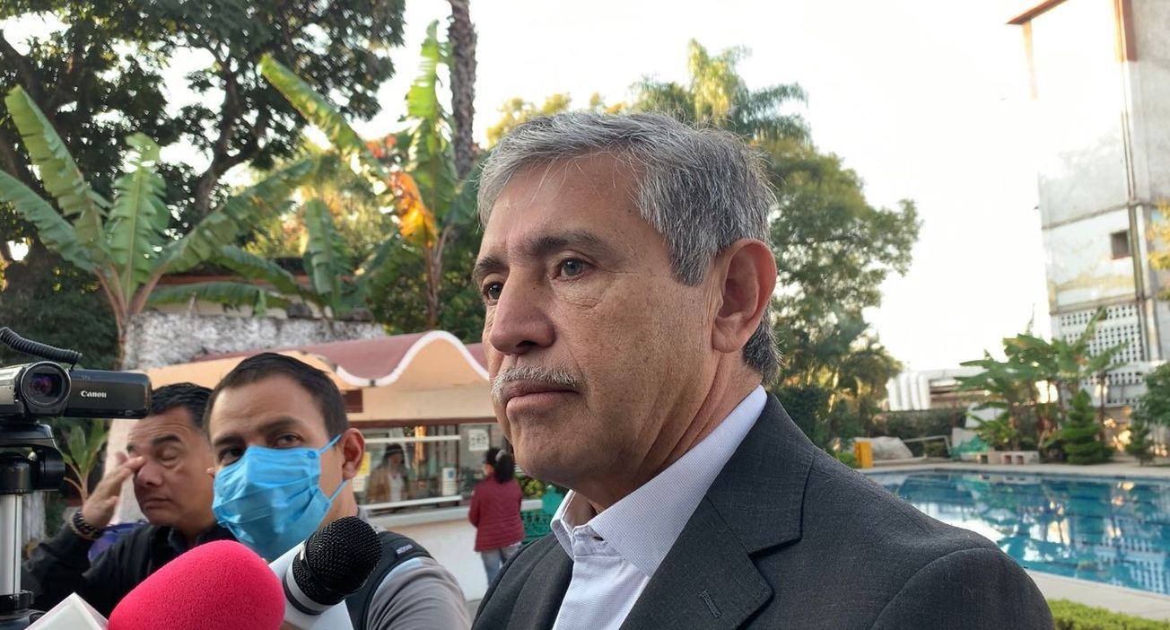 A proceso interno policías que detuvieron a conductora en avenida Morelos