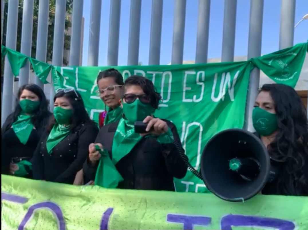 Exigen colectivos feministas a diputados legislar sobre interrupción legal del embarazo