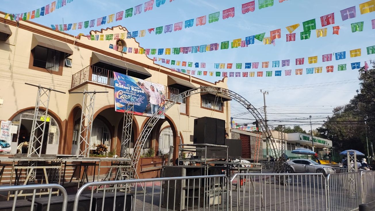 El zócalo de Jiutepec se prepara para dar inicio al Carnaval 2023