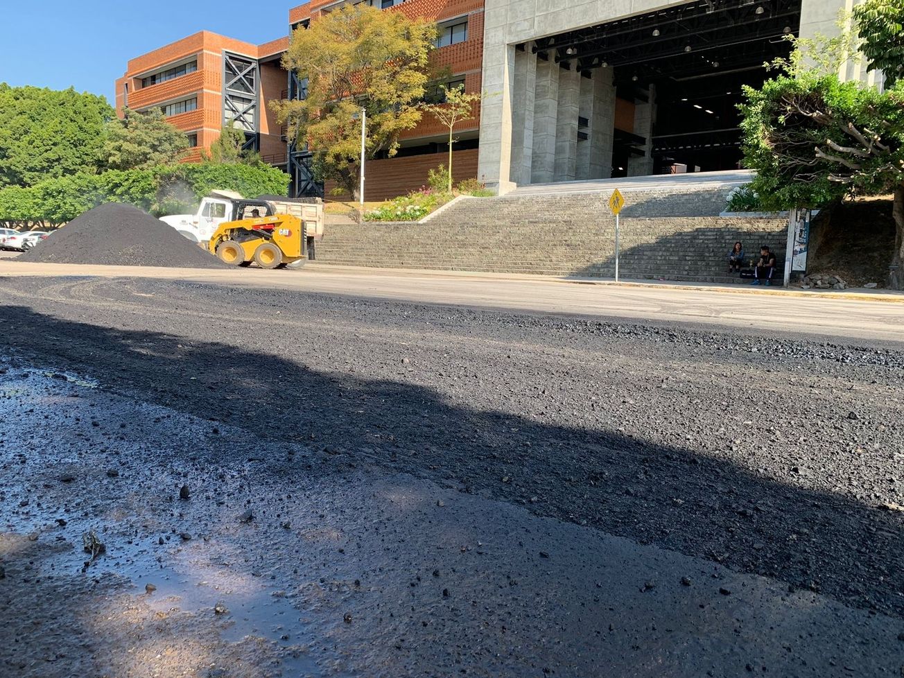 Concluyen primera etapa de reencarpetamiento en el circuito universitario de Chamilpa
