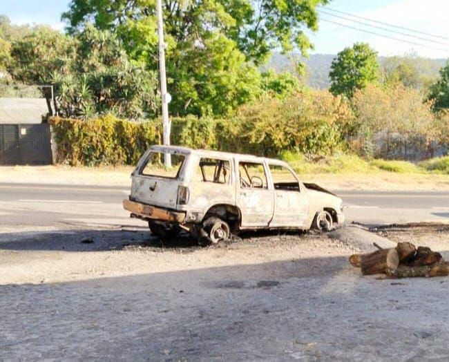 Se calcina camioneta en la México-Cuernavaca