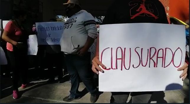 Bloquean ayuntamiento de Cuernavaca