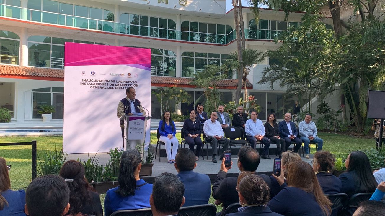 Inaugura gobernador CBB oficinas del COBAEM