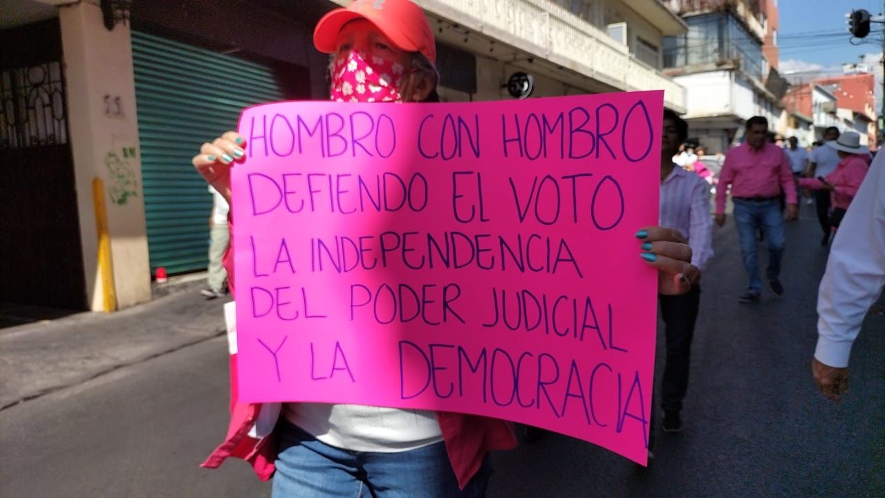 Marchan en Morelos en defensa del INE