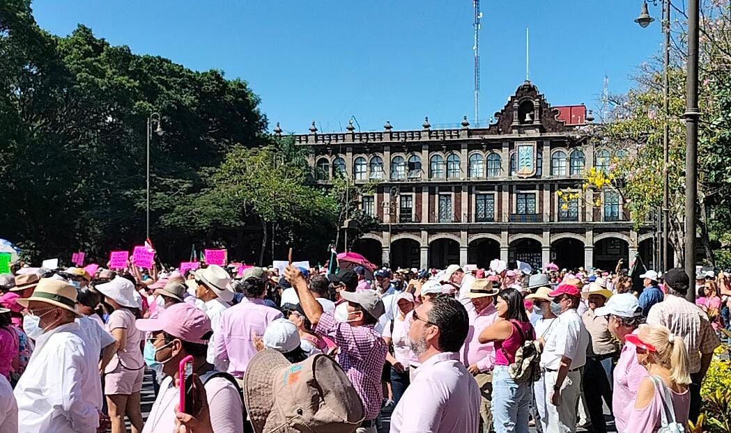 Marchan en Cuernavaca en defensa del INE