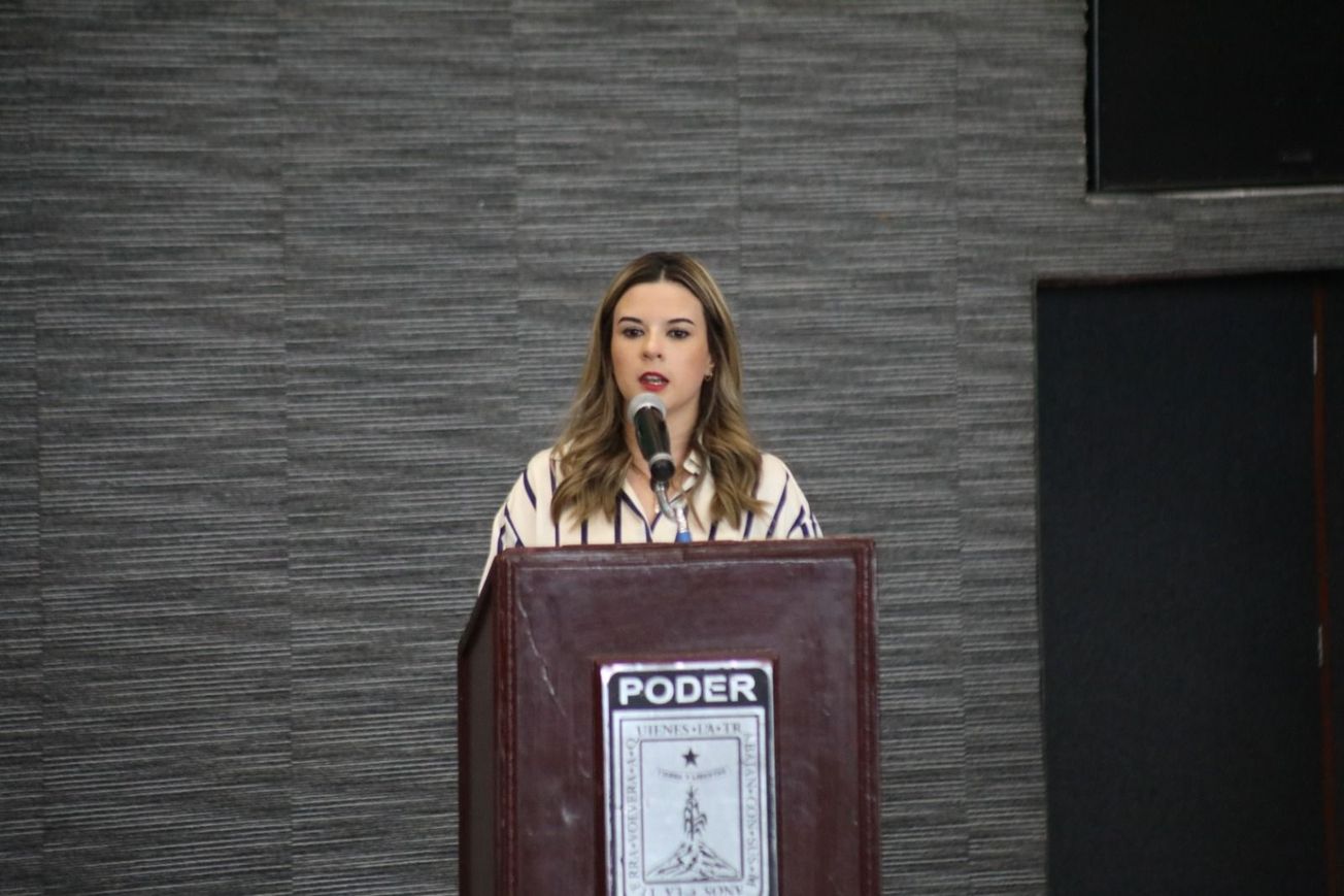 Mónica Boggio firme ante Congreso del Estado