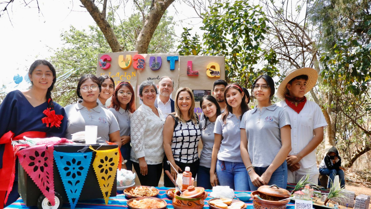 lucy meza en uaem