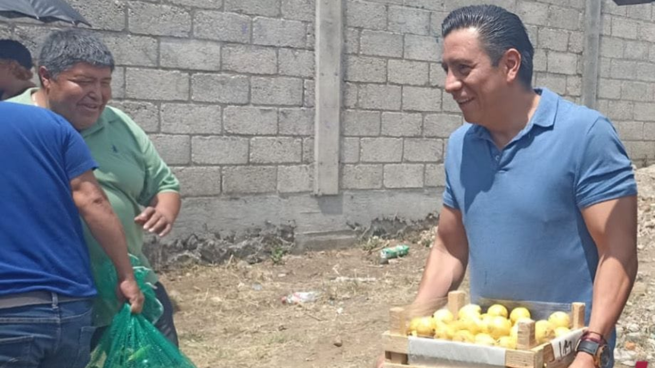 Apoya Ulises Bravo a vecinos de La Barona