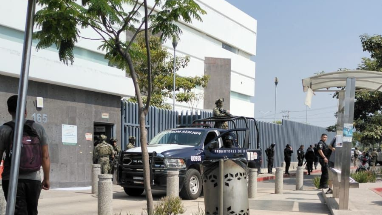 Aseguró FECC expedientes de la FGE tras ocho horas de cateo
