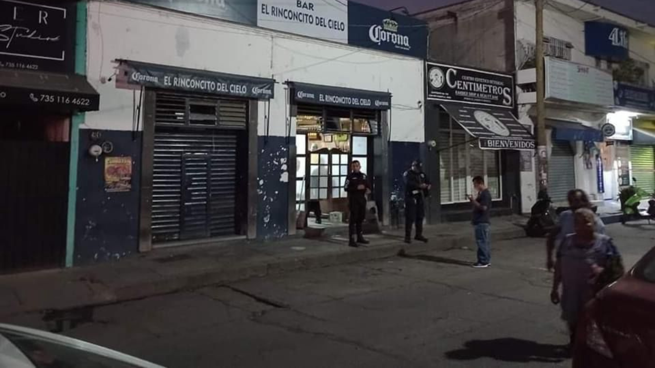 Ataque armado en famoso bar de Cuautla deja a mujer sin vida