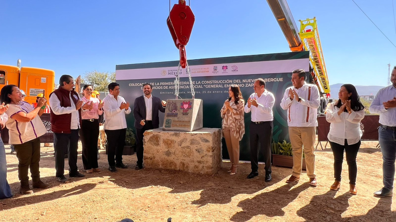 Coloca Cuauhtémoc Blanco primera piedra de albergue en Emiliano Zapata