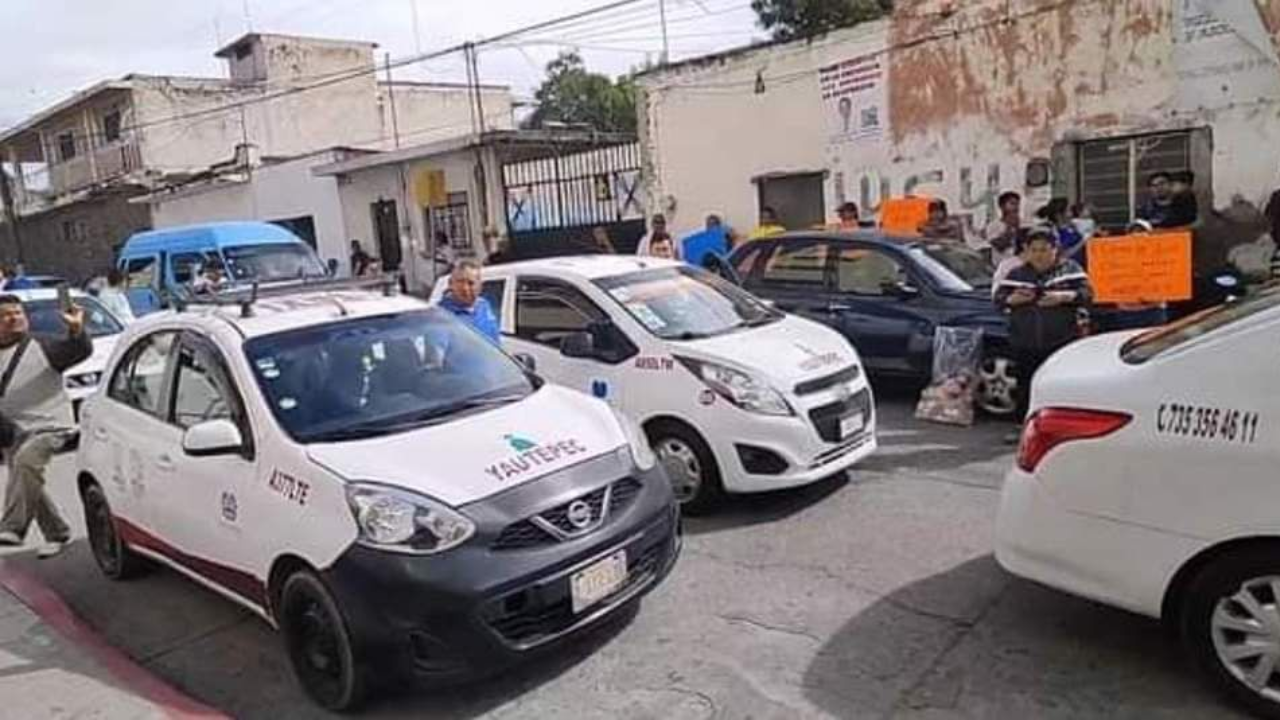 Protestan taxistas en juzgados de Cuautla: Exigen libertad de su compañero