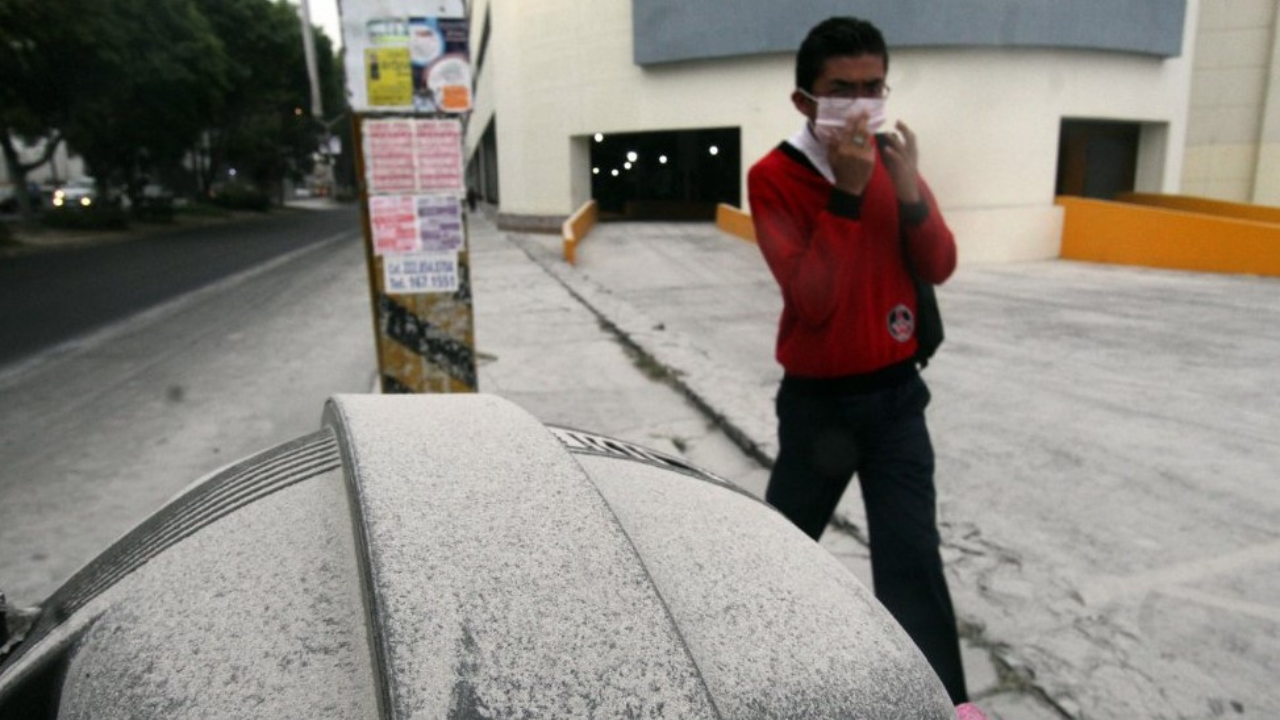 No han suspendido escuelas clases por caida de ceniza