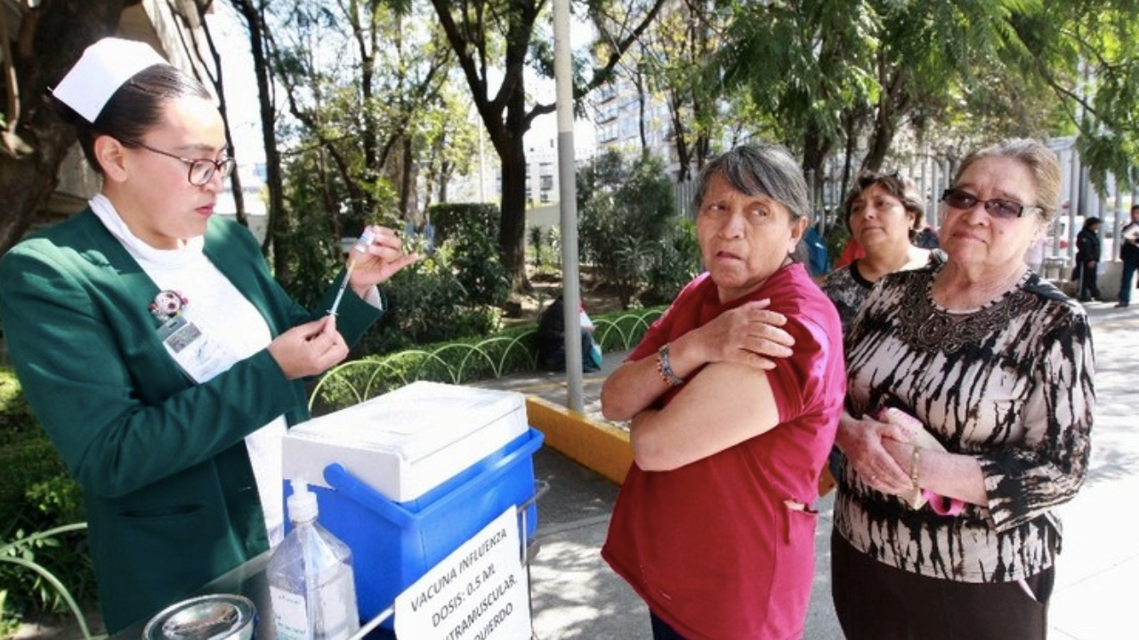 Dos casos de influenza por día; llama Salud a vacunarse