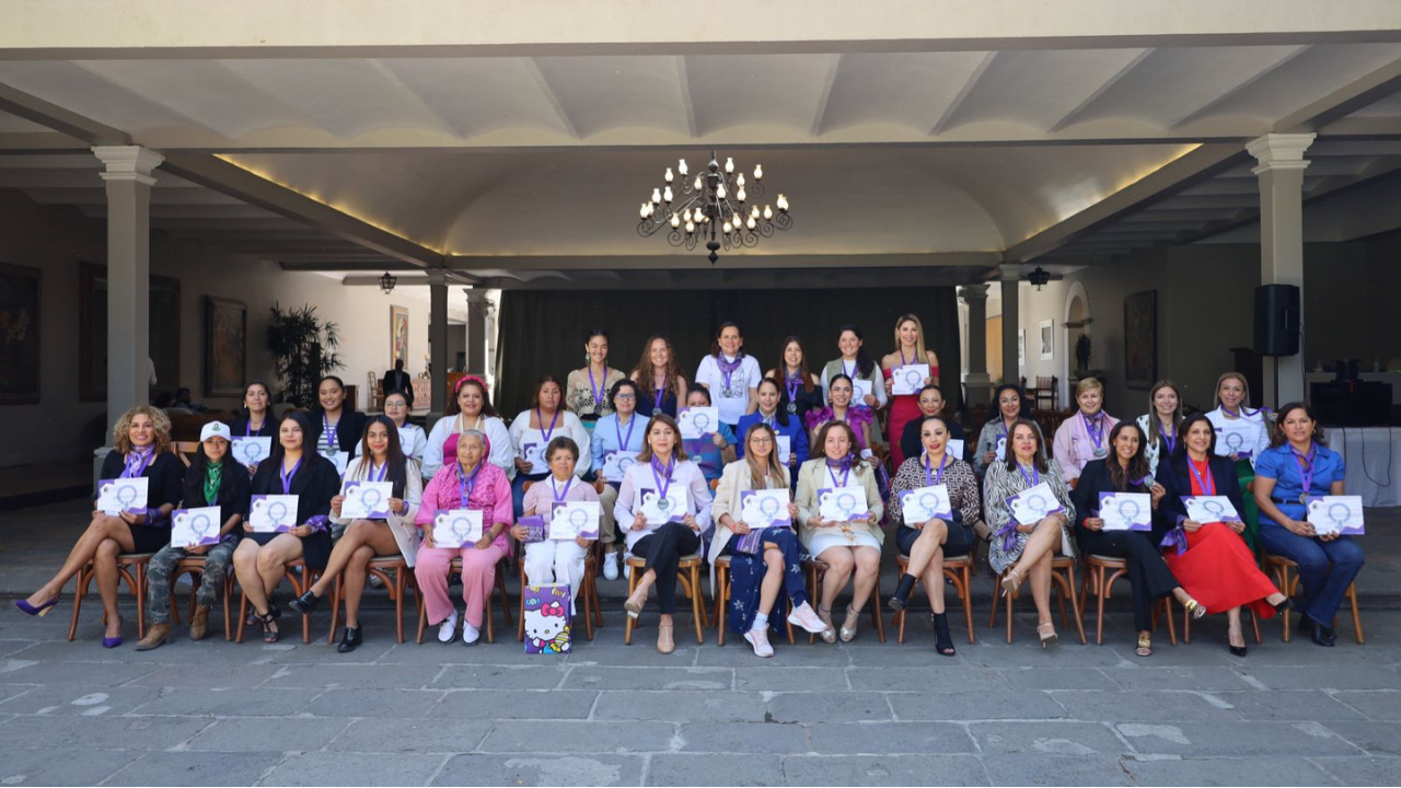 Reconocen a 40 mujeres morelenses en el marco del Día Internacional de la Mujer