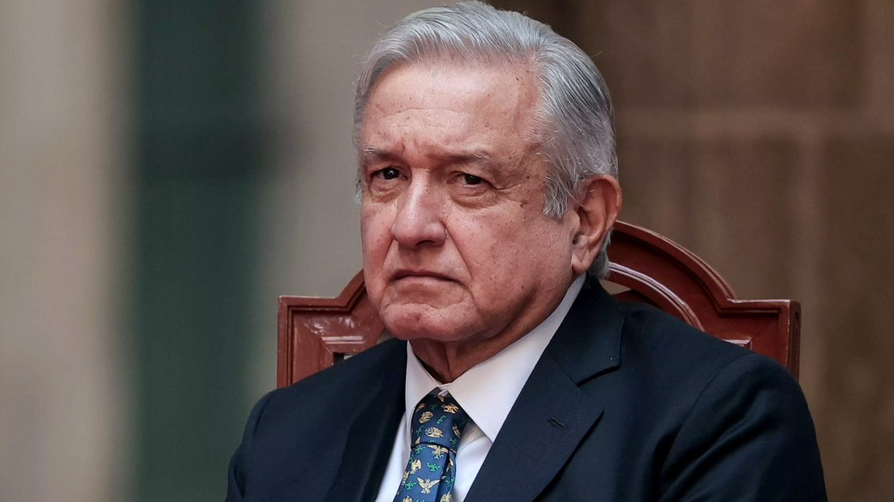 INE ordena bajar otra mañanera de AMLO tras queja del pan