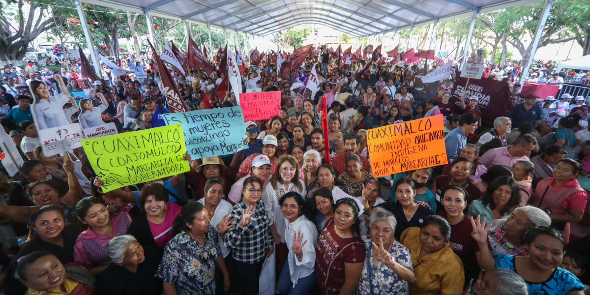 En Plaza de Armas se dieron cita miles de mujeres de comunidades indígenas.