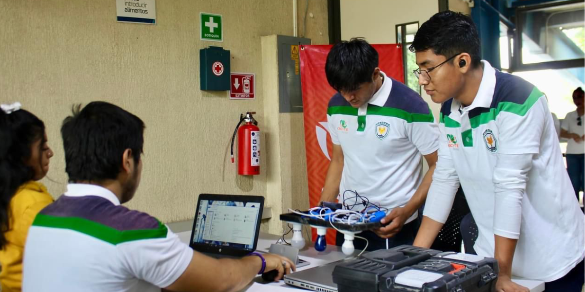 Miles de jóvenes terminarán la secundaria y buscarán continuar sus estudios.