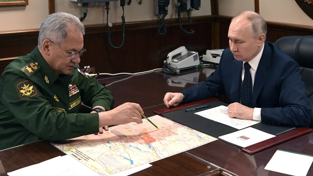 Después de más de dos años de conflicto, Putin cambia su ministro de defensa