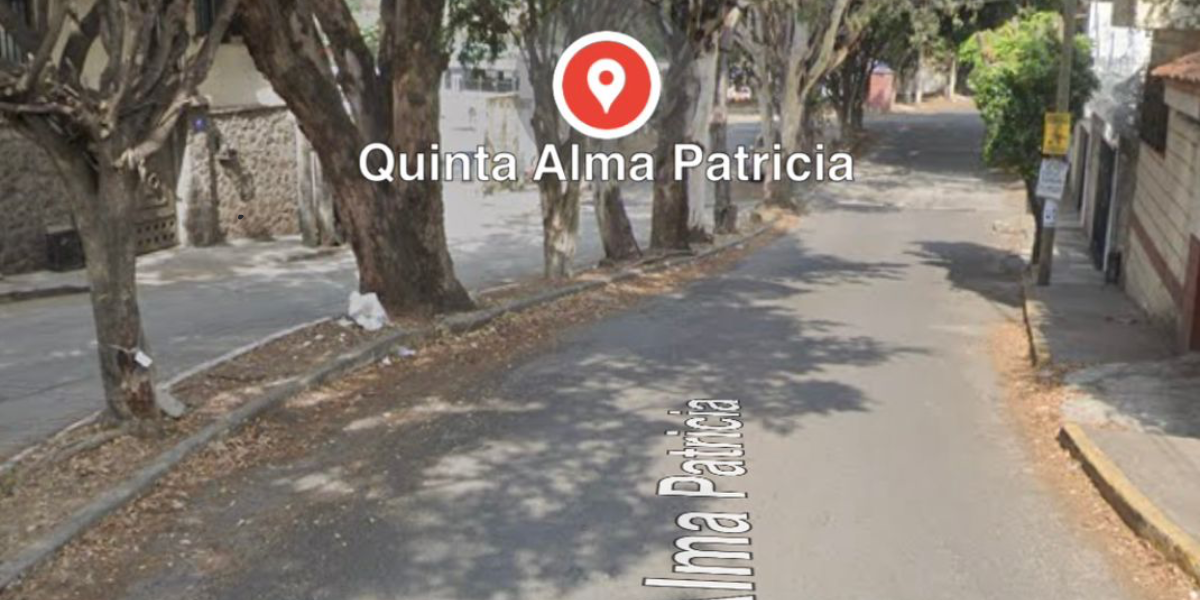 La calle Quinta Alma Patricia conecta con la autopista hacia Acapulco. 