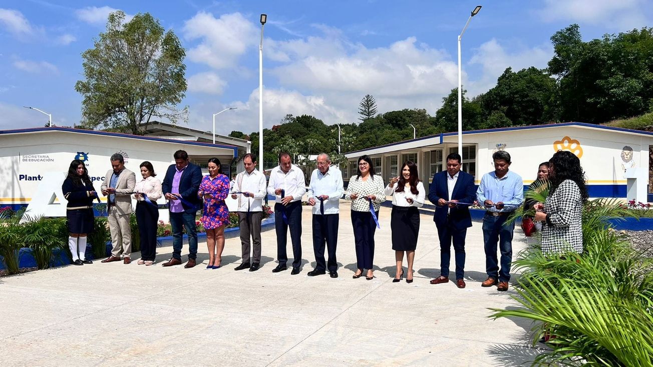 Cuauhtémoc Blanco Bravo inaugura COBAEM 14 de Cuernavaca