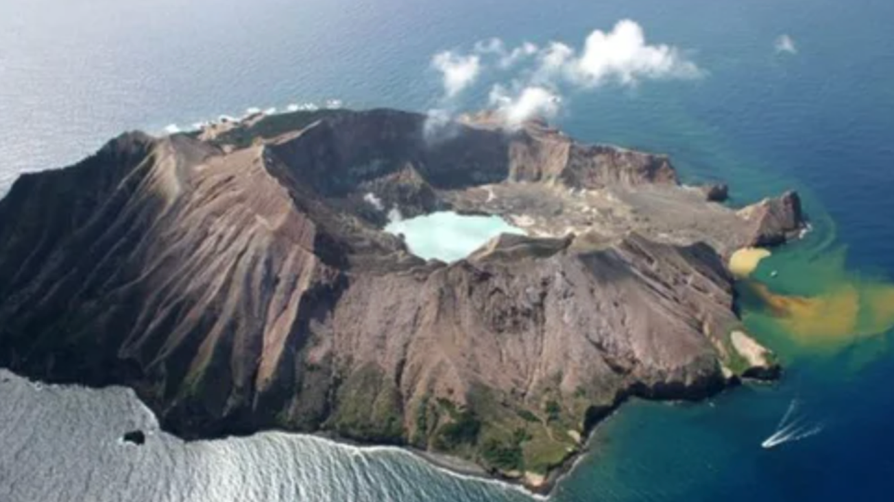 Erupción del Whakaari obliga a cancelar vuelos en Nueva Zelanda