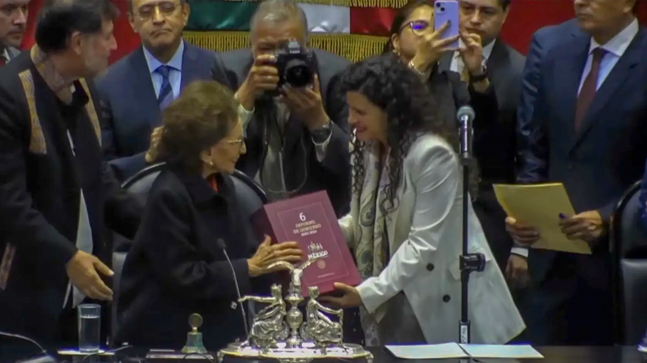 Luisa Alcalde entregó al Congreso el último informe de AMLO