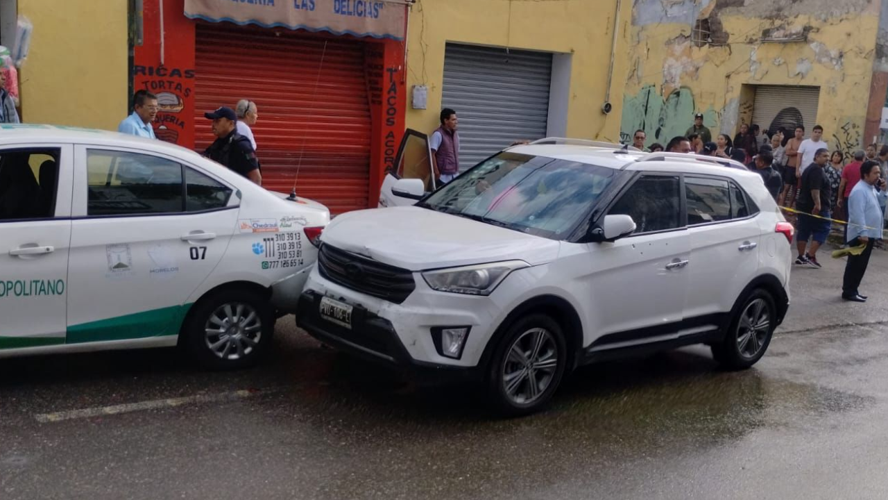 Hieren a un hombre cerca de una escuela en Cuernavaca