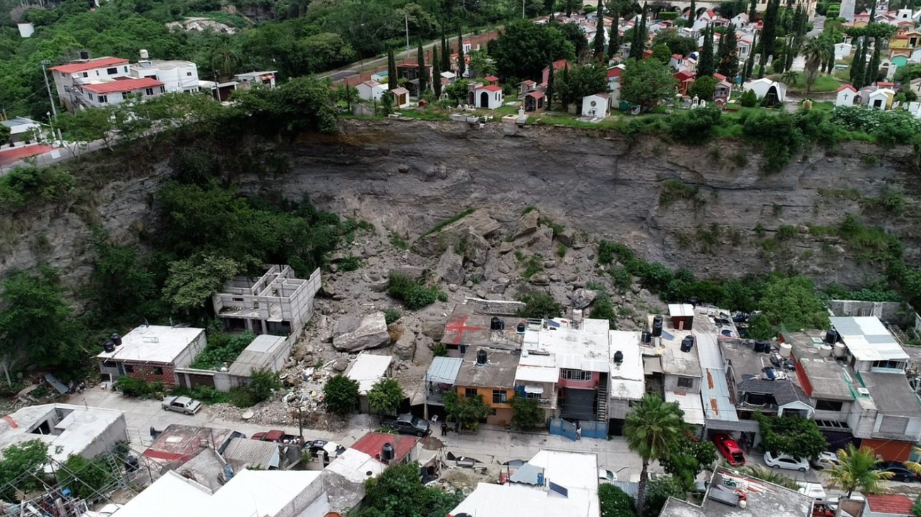 Alertan por riesgo de deslizamiento de tierra en Jiutepec y Cuernavaca