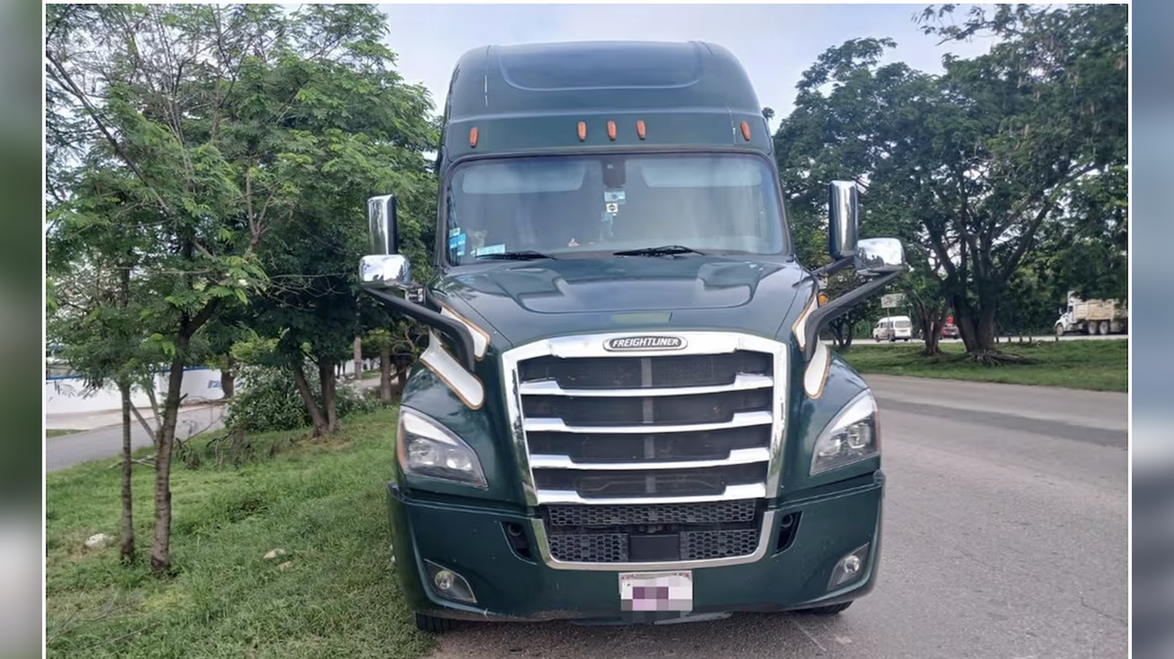 Joven bajo efectos de drogas roba tráiler en Mérida