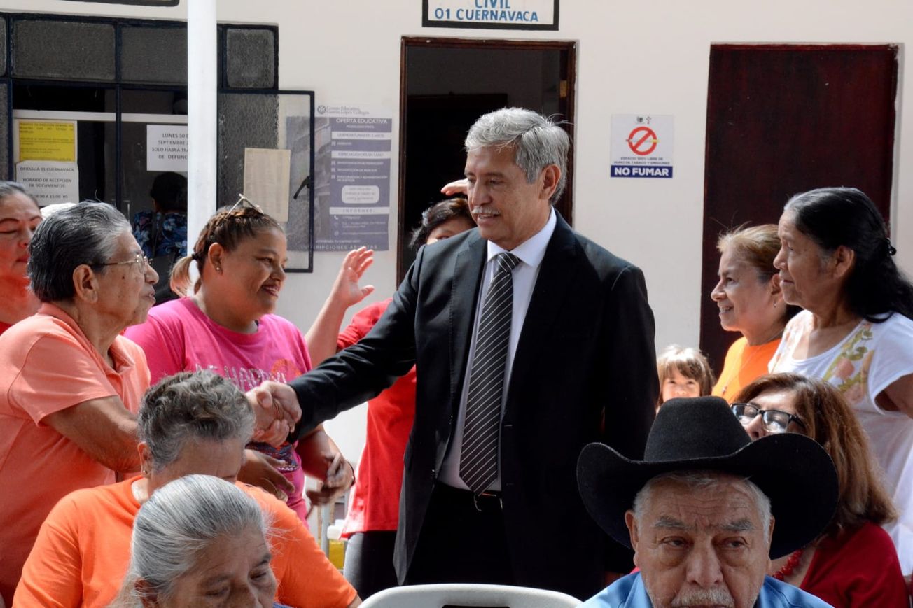 Celebra José Luis Urióstegui la participación de adultos mayores en la reconstrucción del tejido social